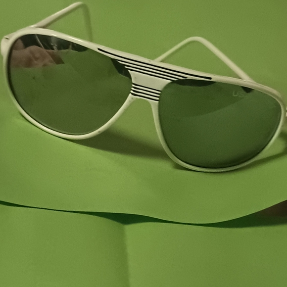 VTG LEISURE TIME SPORT USA COOL GUY MIRRORED LENSE SUNGLASSES IN WHITE - Picture 4 of 9